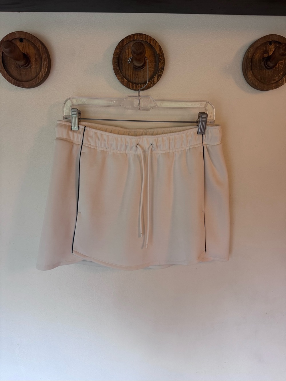 all in motion white Athletic Skort tennis  skirt with Black Trim size medium
